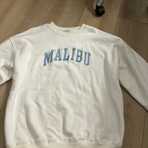 Brandy Melville oversized crewnech